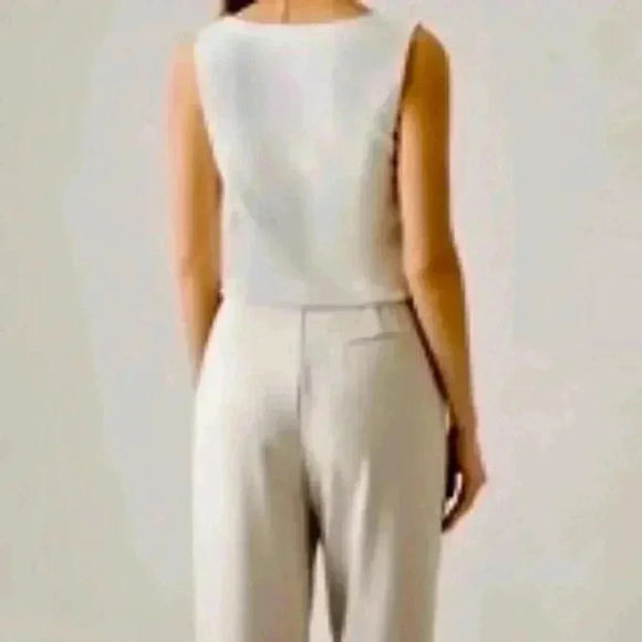 *NWT* OGLmove Square Neck Cropped  Waistcoat - Size Large - White - Picture 5 of 13